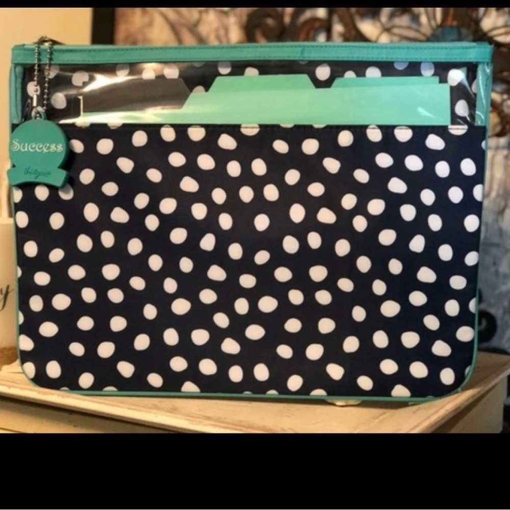 NWT ThirtyOne Document holder with 3 files